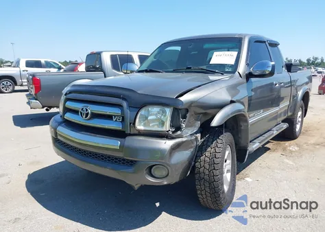 2004 Toyota Tundra Sr5 V8 z USA, uszkodzony, nr VIN 5TBRT34164S441680